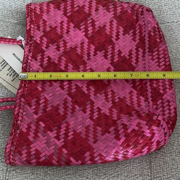 Colorful little straw tote bag from Urban Outfitters, handmade in Bali - Picture 6 of 8